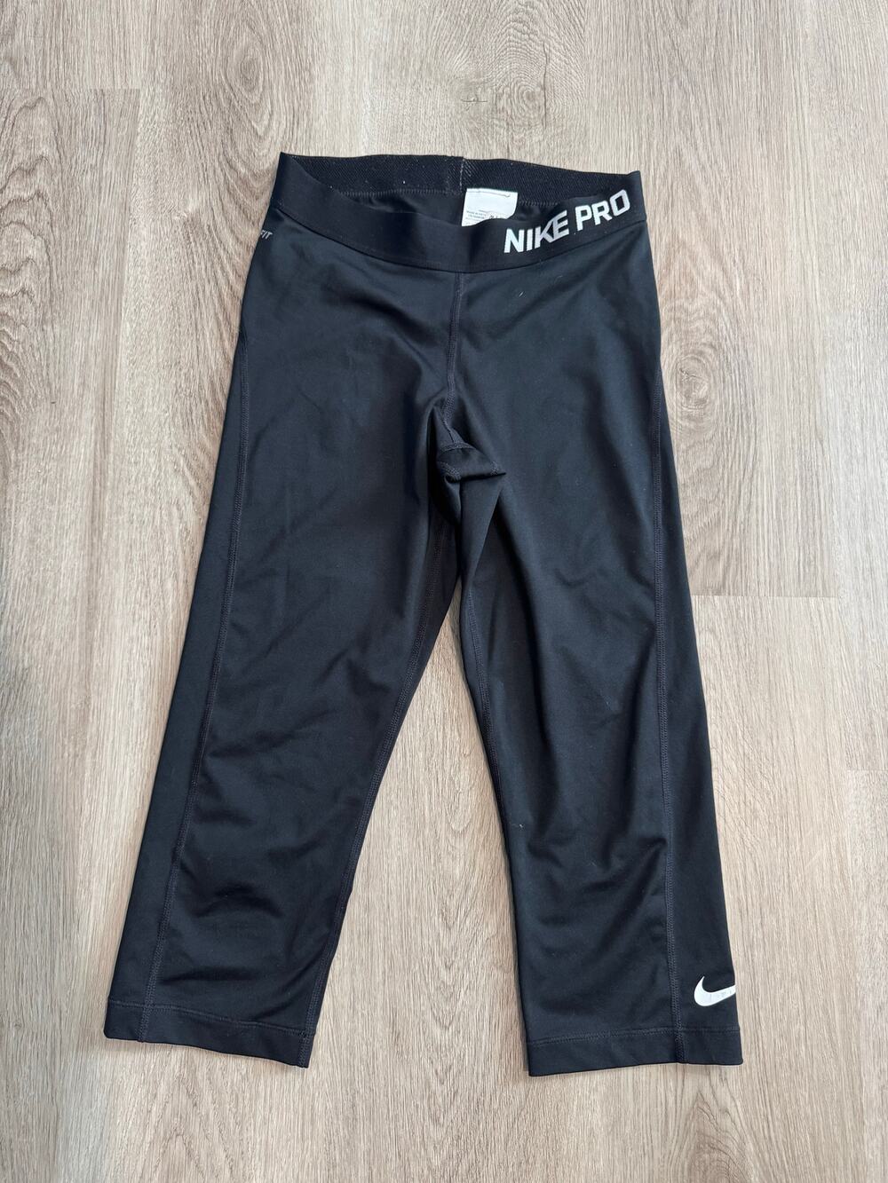 Nike Pro Black Capri Training Leggings Women’s Size Small – Dri-FIT Compression